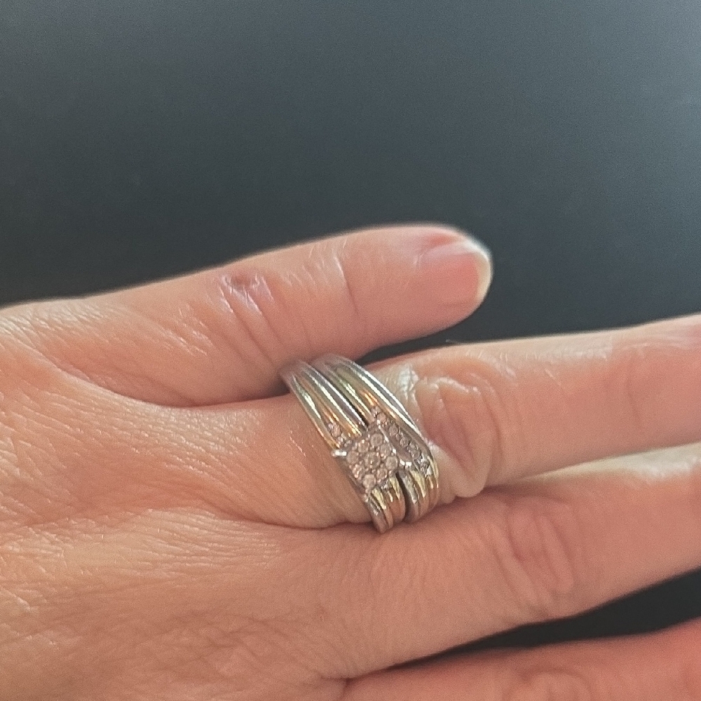 Elegant Silver Women's Ring